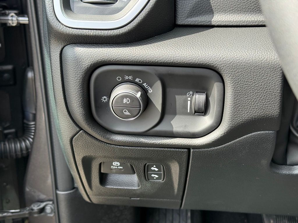 2026 Ram 1500 Big Horn/Lone Star Crestwood KY