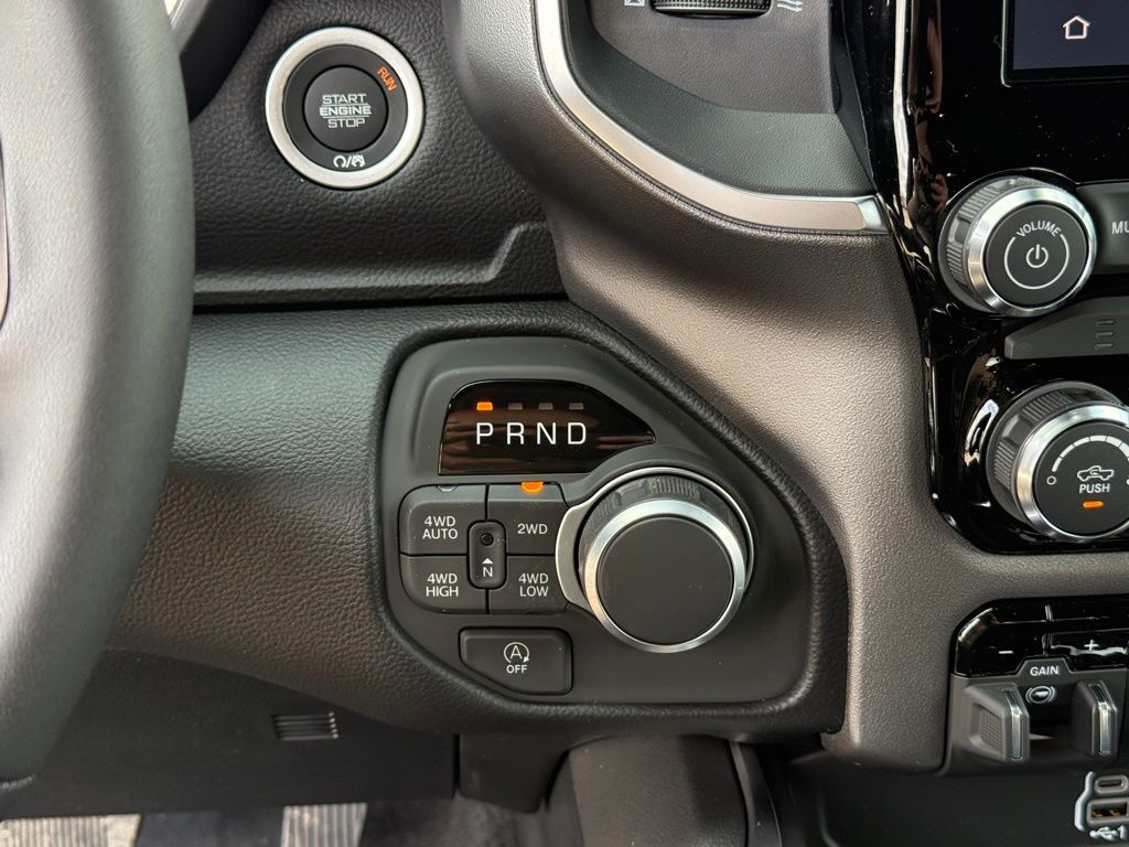 2026 Ram 1500 Big Horn/Lone Star Crestwood KY