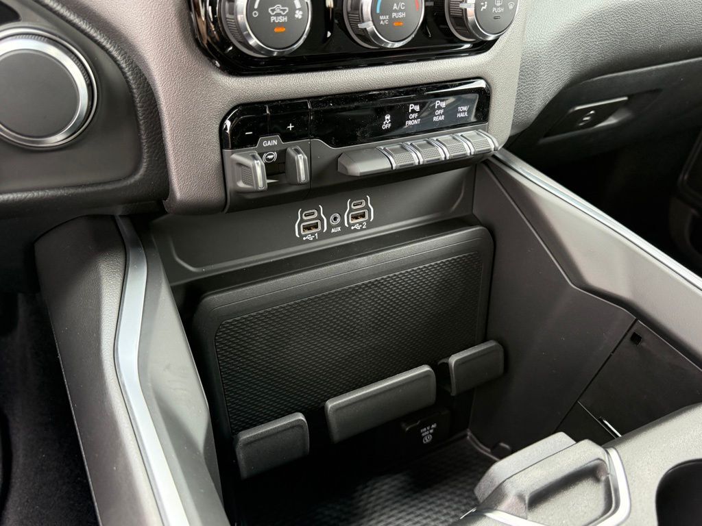 2026 Ram 1500 Big Horn/Lone Star Crestwood KY