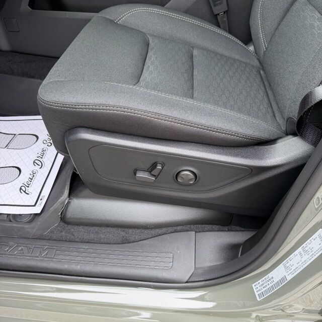 2026 Ram 1500 Big Horn/Lone Star Herrin IL