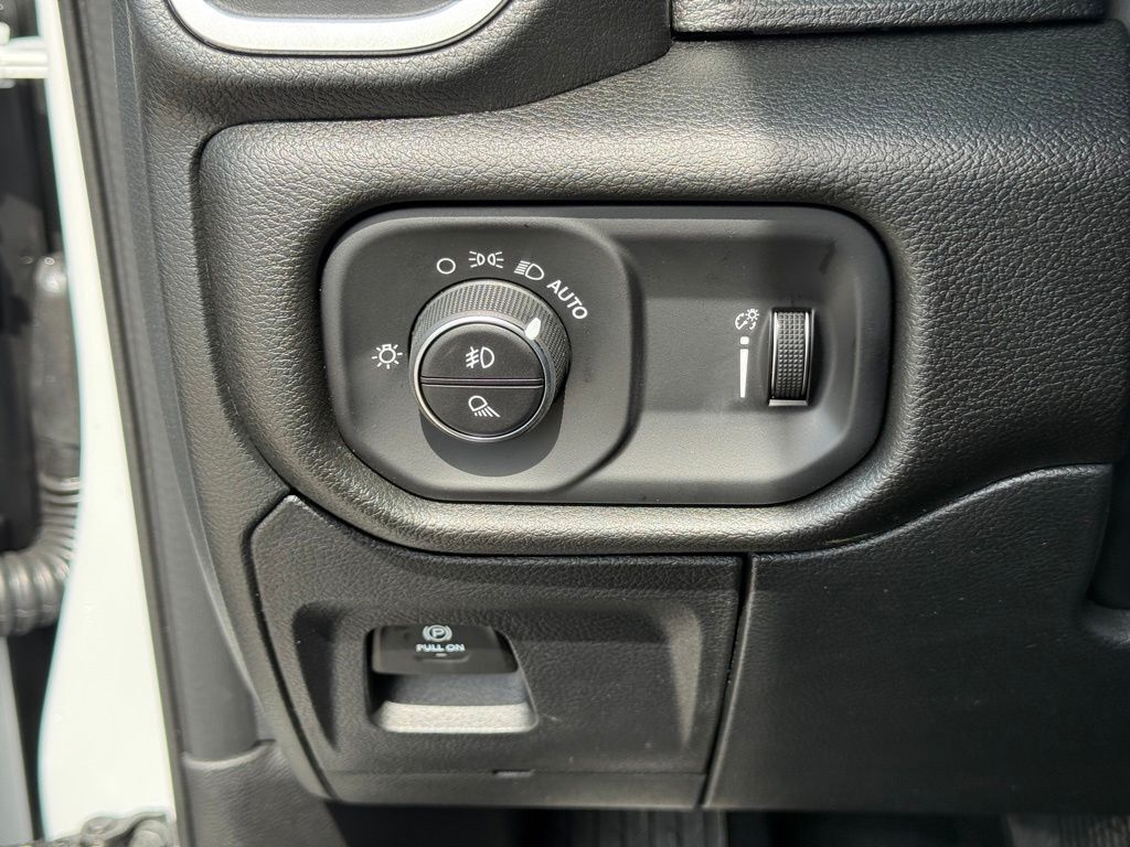 2026 Ram 1500 Express Crestwood KY