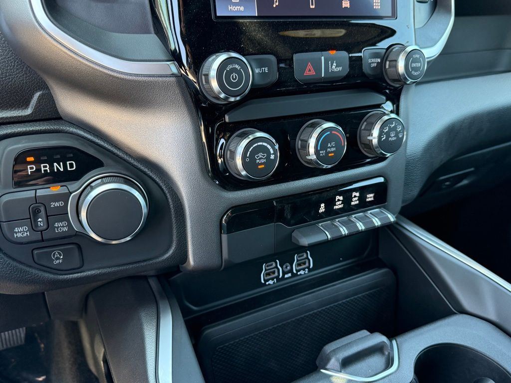 2026 Ram 1500 Express Crestwood KY