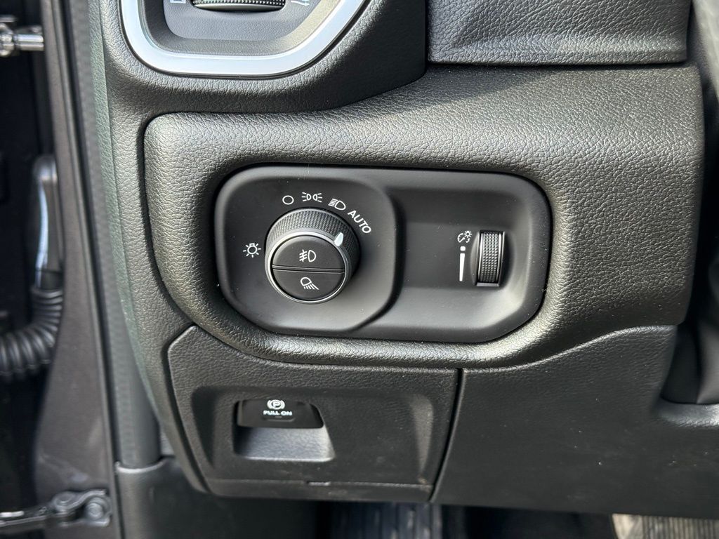 2026 Ram 1500 Express Crestwood KY