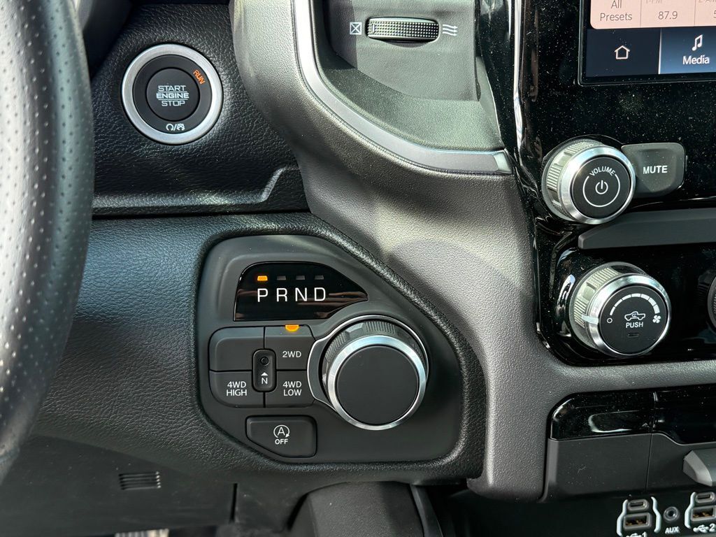 2026 Ram 1500 Express Crestwood KY