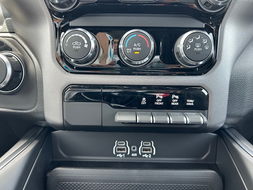 2026 Ram 1500 Express Crestwood KY