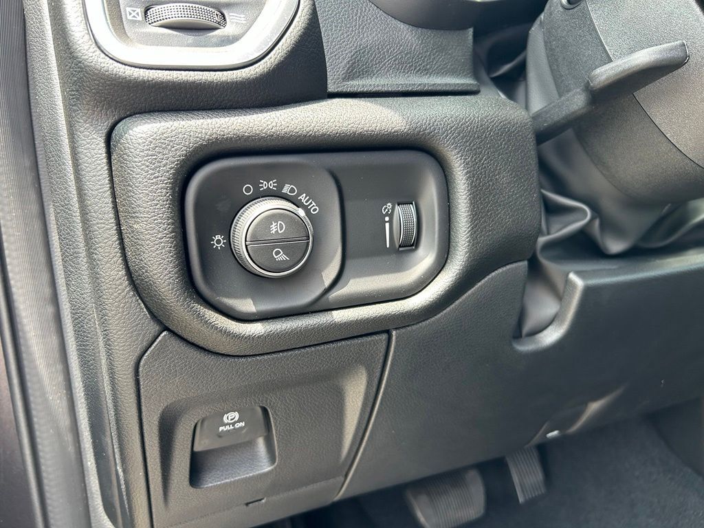 2026 Ram 1500 Express Crestwood KY
