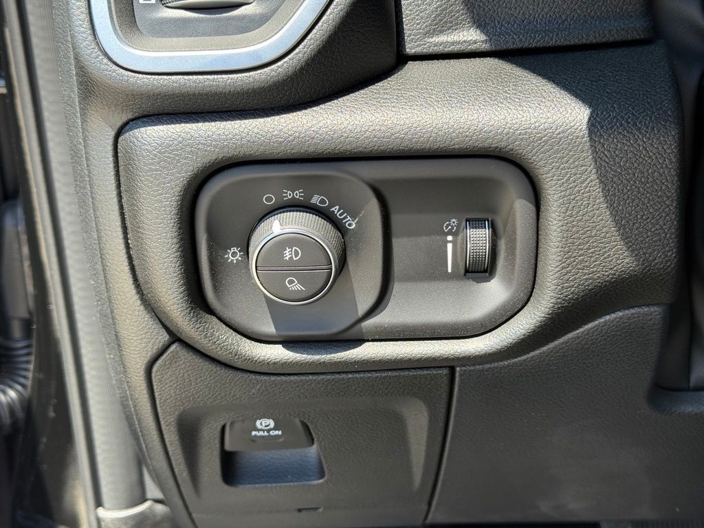 2026 Ram 1500 Express Crestwood KY