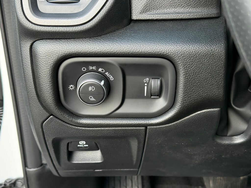 2026 Ram 1500 Express Crestwood KY