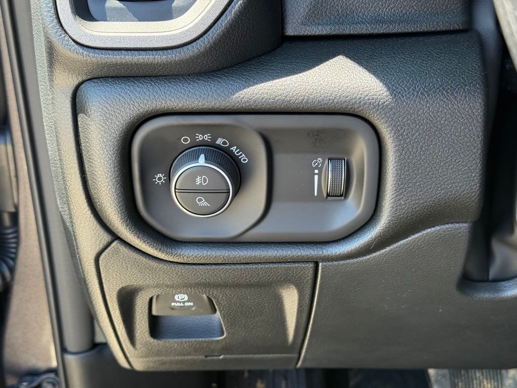 2026 Ram 1500 Express Crestwood KY