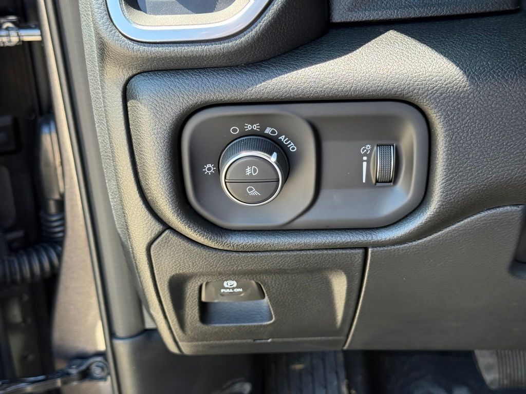 2026 Ram 1500 Express Crestwood KY