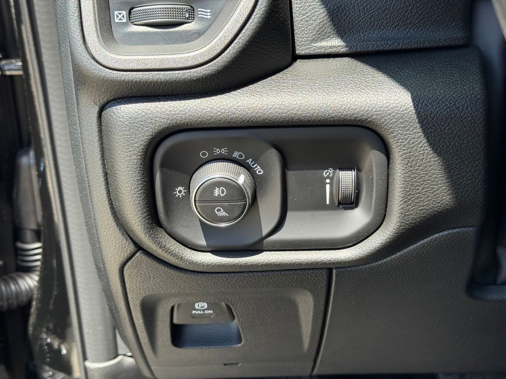 2026 Ram 1500 Express Crestwood KY