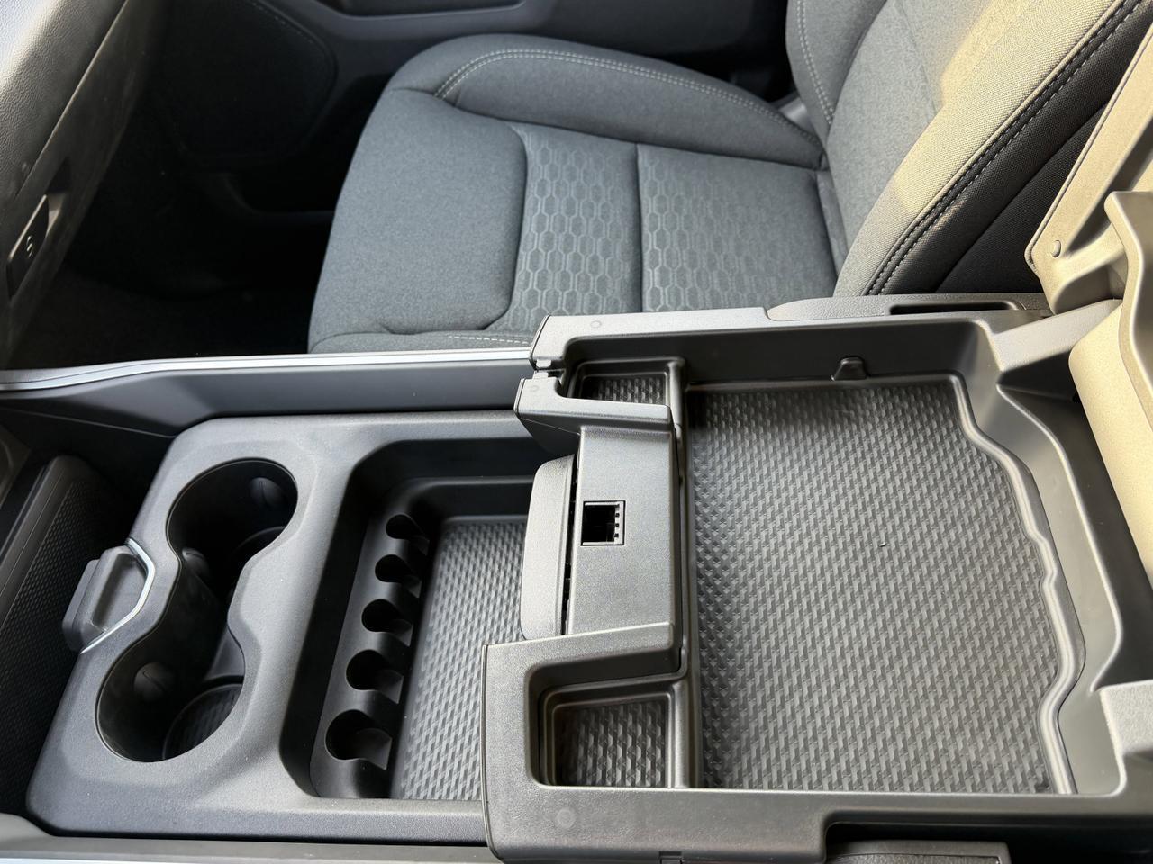 2026 Ram 1500 Express Crew Cab 4x4 | 3L Hurricane | 20IN Wheels | Side Steps | Remote Start | Backup Camera Redwater AB