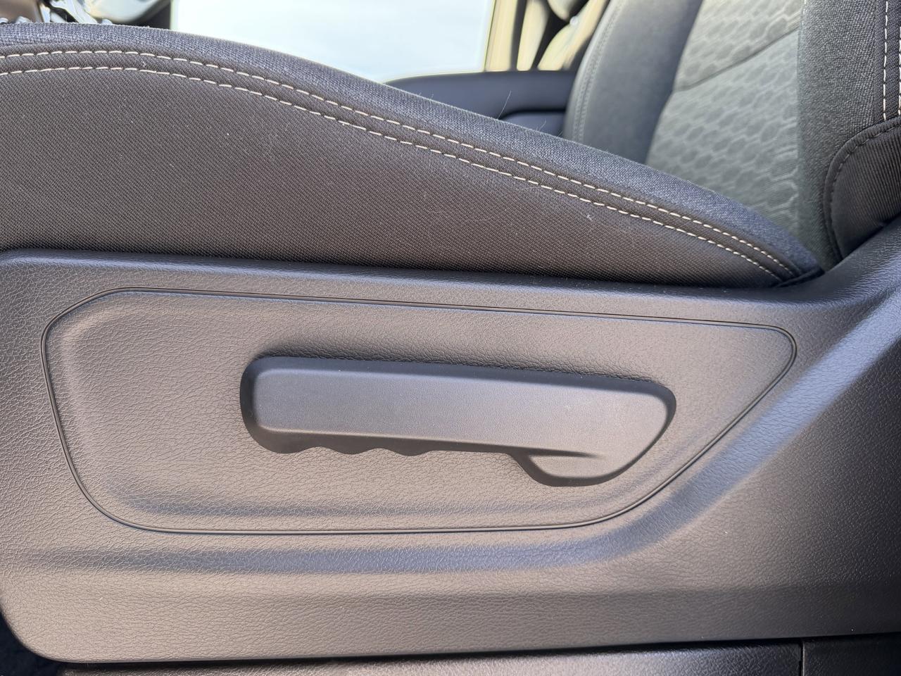 2026 Ram 1500 Express Crew Cab 4x4 | 3L Hurricane | 20IN Wheels | Side Steps | Remote Start | Backup Camera Redwater AB