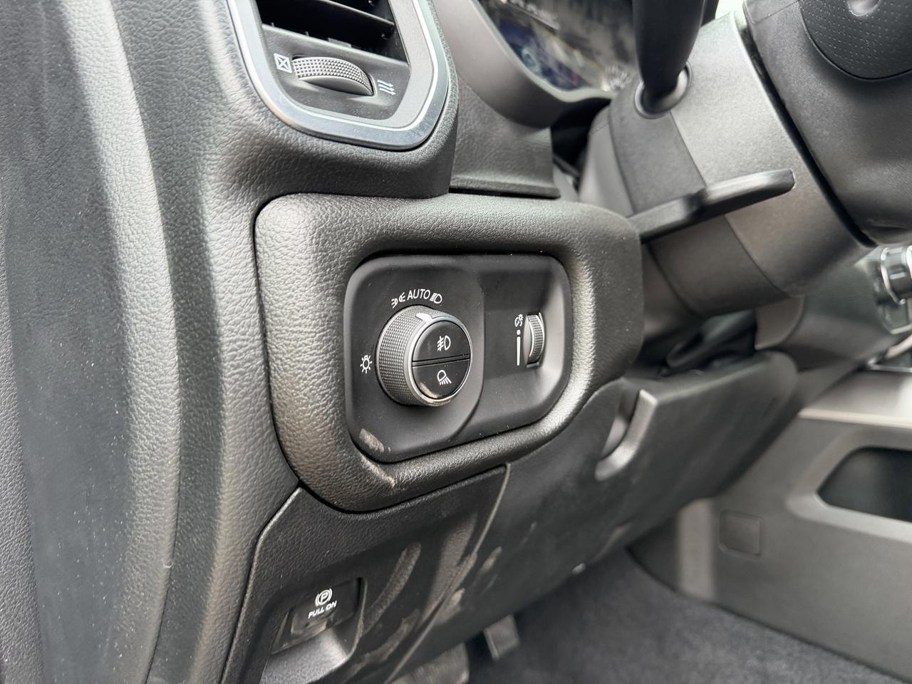 2026 Ram 1500 Express Crew Cab 4x4 | 3L Hurricane | Black Edition | Sport Hood | 20IN Wheels | Side Steps Redwater AB