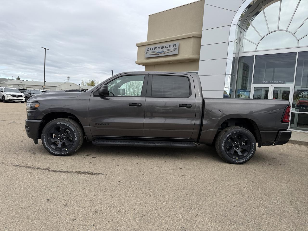 2026 Ram 1500 Express Crew Cab 4x4 | 3L Hurricane | Black Edition | Sport Hood | 20IN Wheels | Side Steps Redwater AB