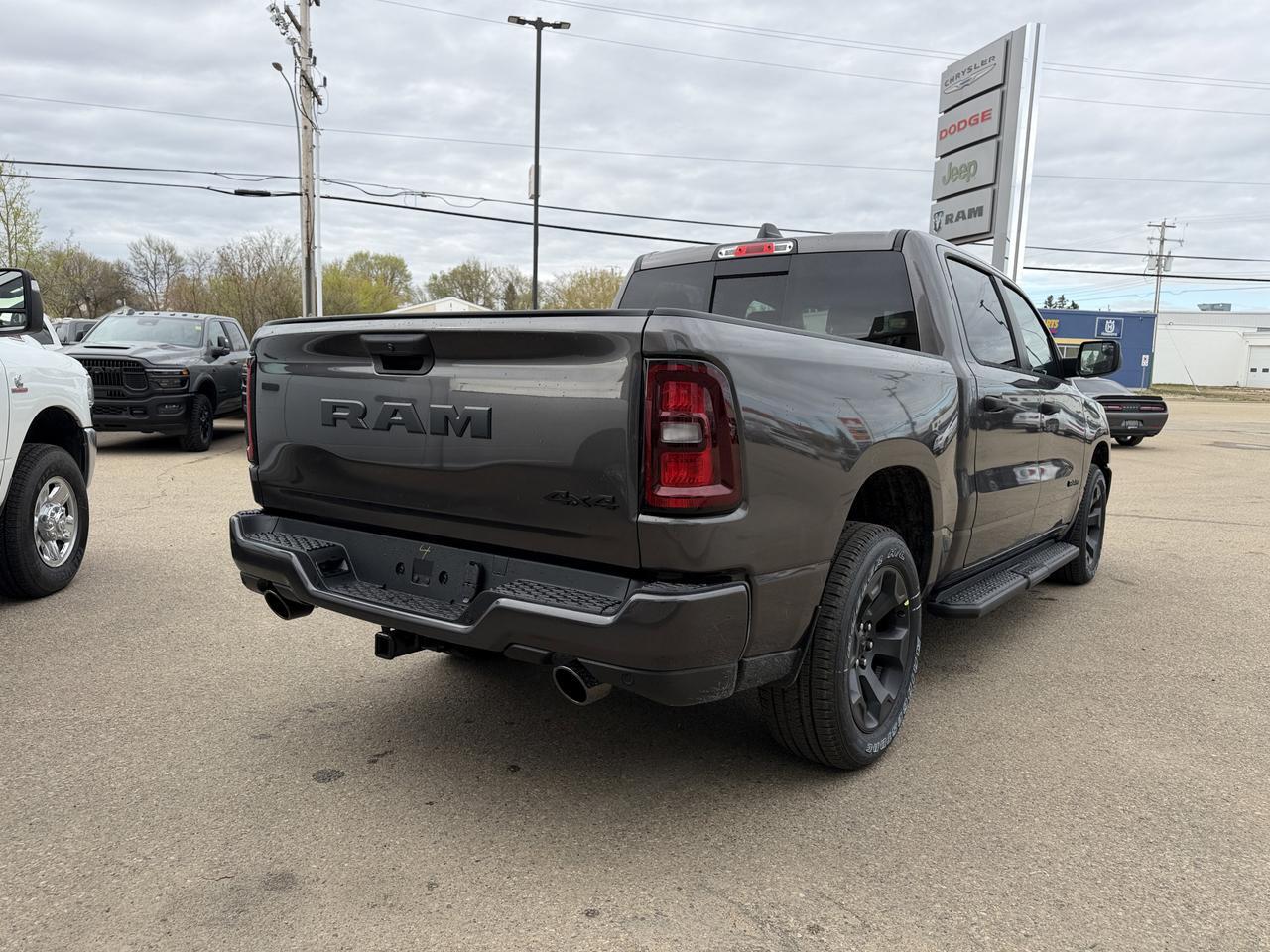 2026 Ram 1500 Express Crew Cab 4x4 | 3L Hurricane | Black Edition | Sport Hood | 20IN Wheels | Side Steps Redwater AB