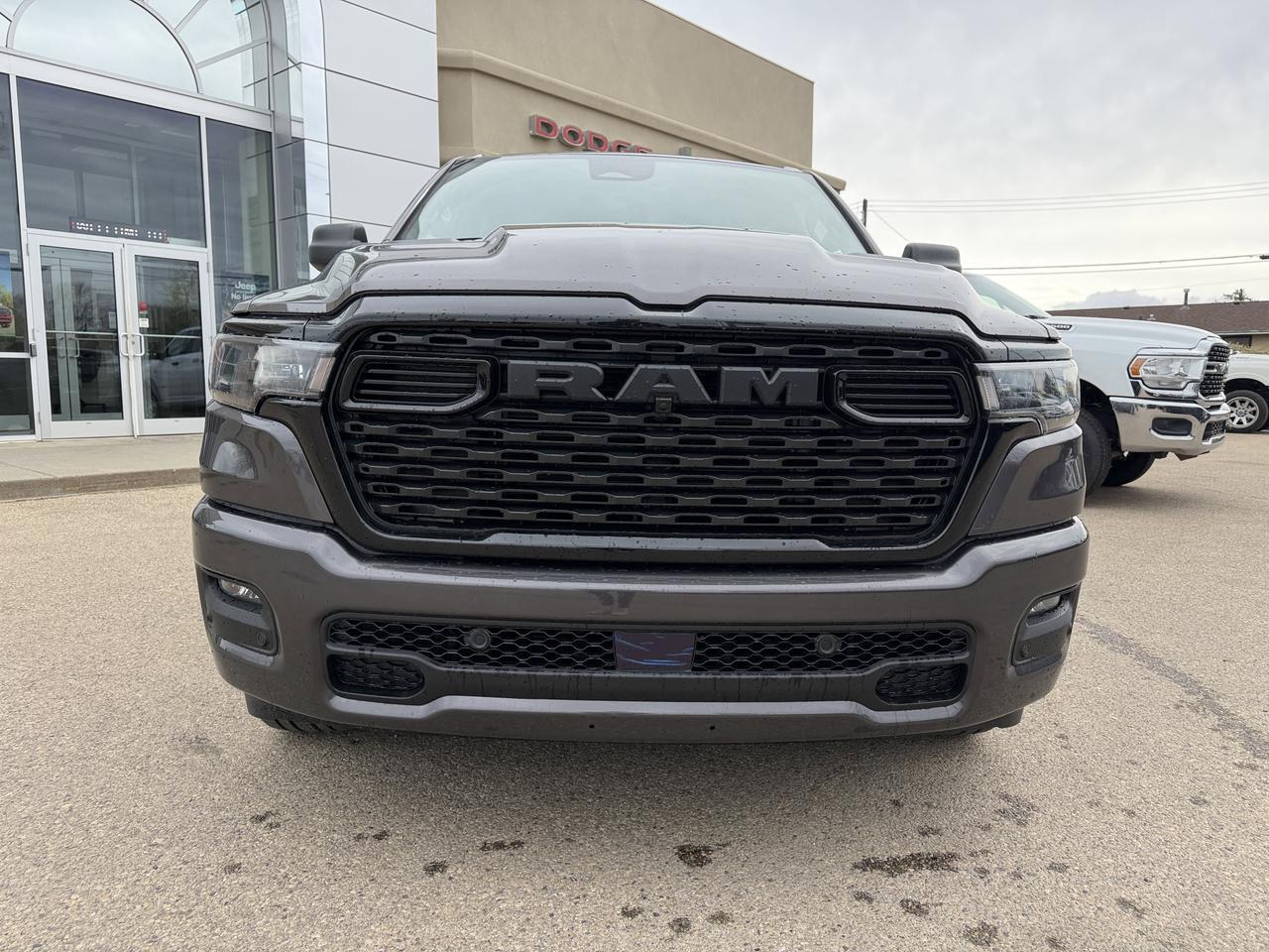 2026 Ram 1500 Express Crew Cab 4x4 | 3L Hurricane | Black Edition | Sport Hood | 20IN Wheels | Side Steps Redwater AB