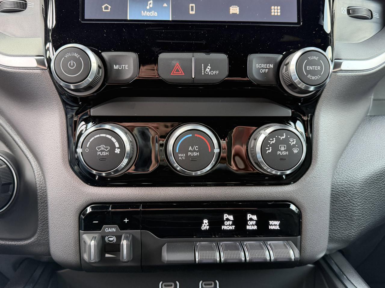 2026 Ram 1500 Express Crew Cab 4x4 | 3L Hurricane | Remote Start | Rearview Camera | Towing Capability Redwater AB