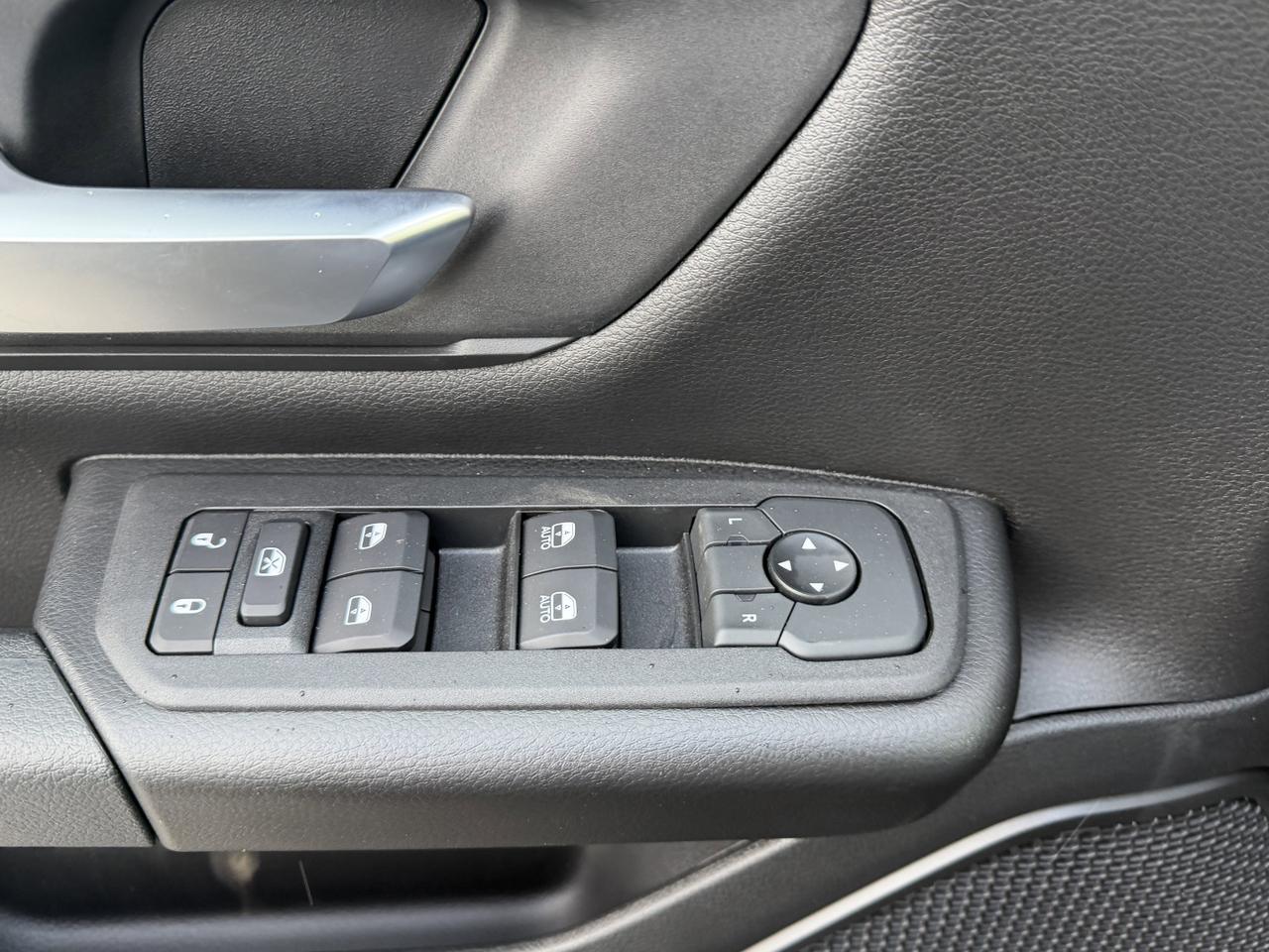 2026 Ram 1500 Express Crew Cab 4x4 | 3L Hurricane | Remote Start | Rearview Camera | Towing Capability Redwater AB