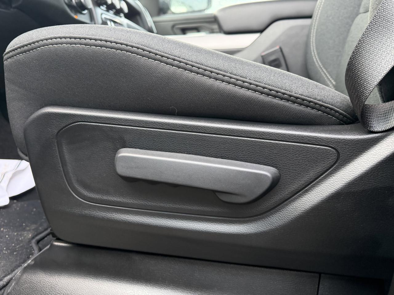 2026 Ram 1500 Express Crew Cab 4x4 | 3L Hurricane | Remote Start | Rearview Camera | Towing Capability Redwater AB