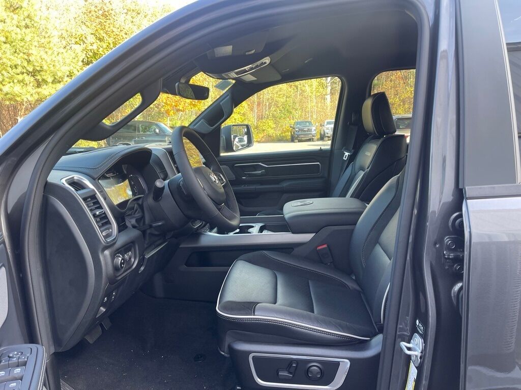 2026 Ram 1500 LARAMIE CREW CAB 4X4 5'7 BOX Orange MA