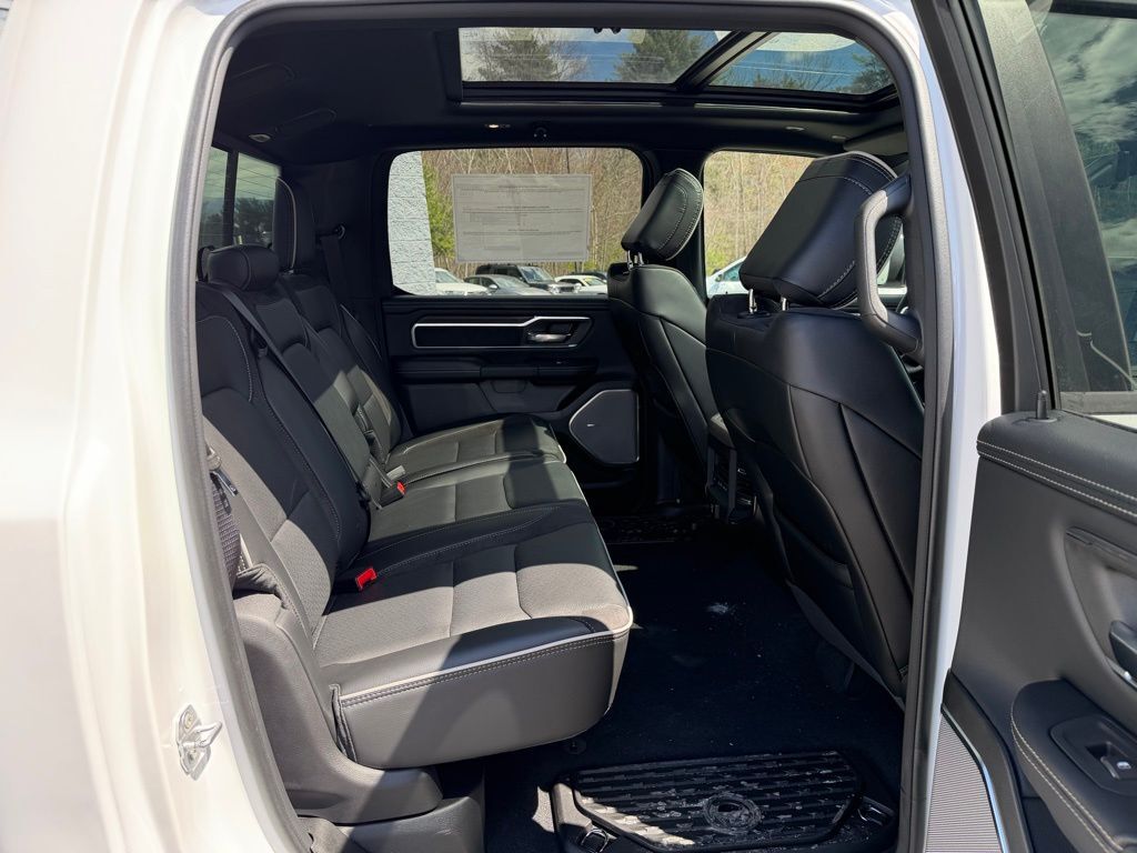 2026 Ram 1500 LARAMIE CREW CAB 4X4 5'7 BOX Orange MA