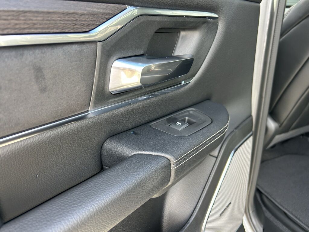 2026 Ram 1500 Laramie Crestwood KY