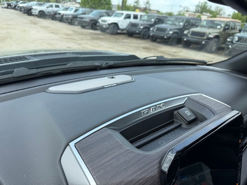 2026 Ram 1500 Laramie Crestwood KY