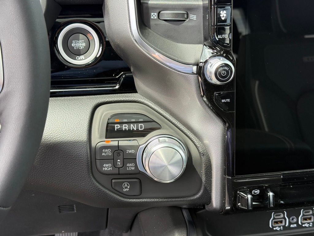 2026 Ram 1500 Laramie Crestwood KY