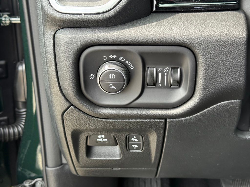 2026 Ram 1500 Laramie Crestwood KY