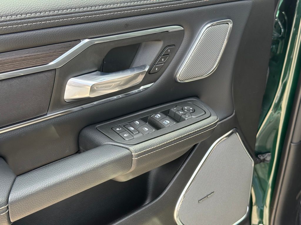 2026 Ram 1500 Laramie Crestwood KY