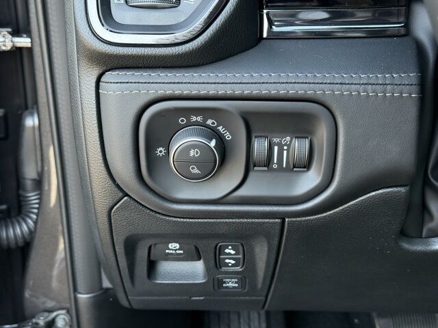 2026 Ram 1500 Limited Crestwood KY