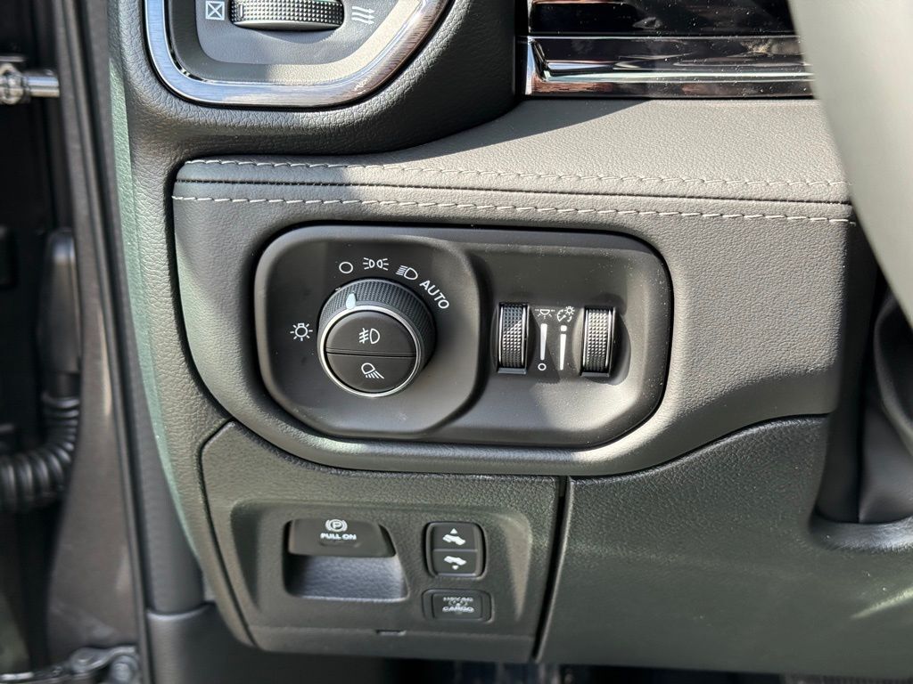 2026 Ram 1500 Limited Crestwood KY