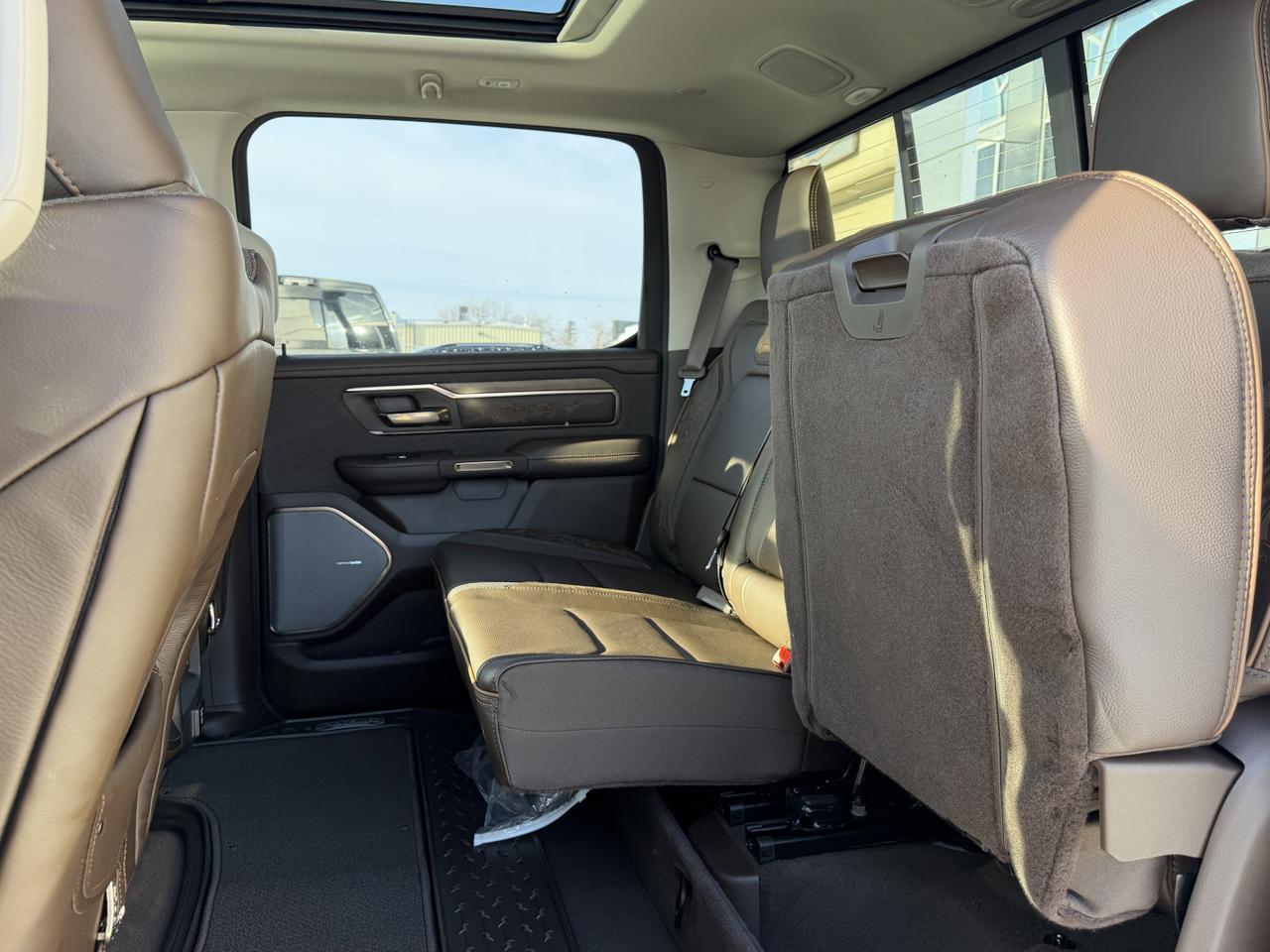2026 Ram 1500 Longhorn Crew Cab 4x4 | 3L Twin Turbo | NAV | Heated Seats | Backup Camera | Towing Prep Redwater AB