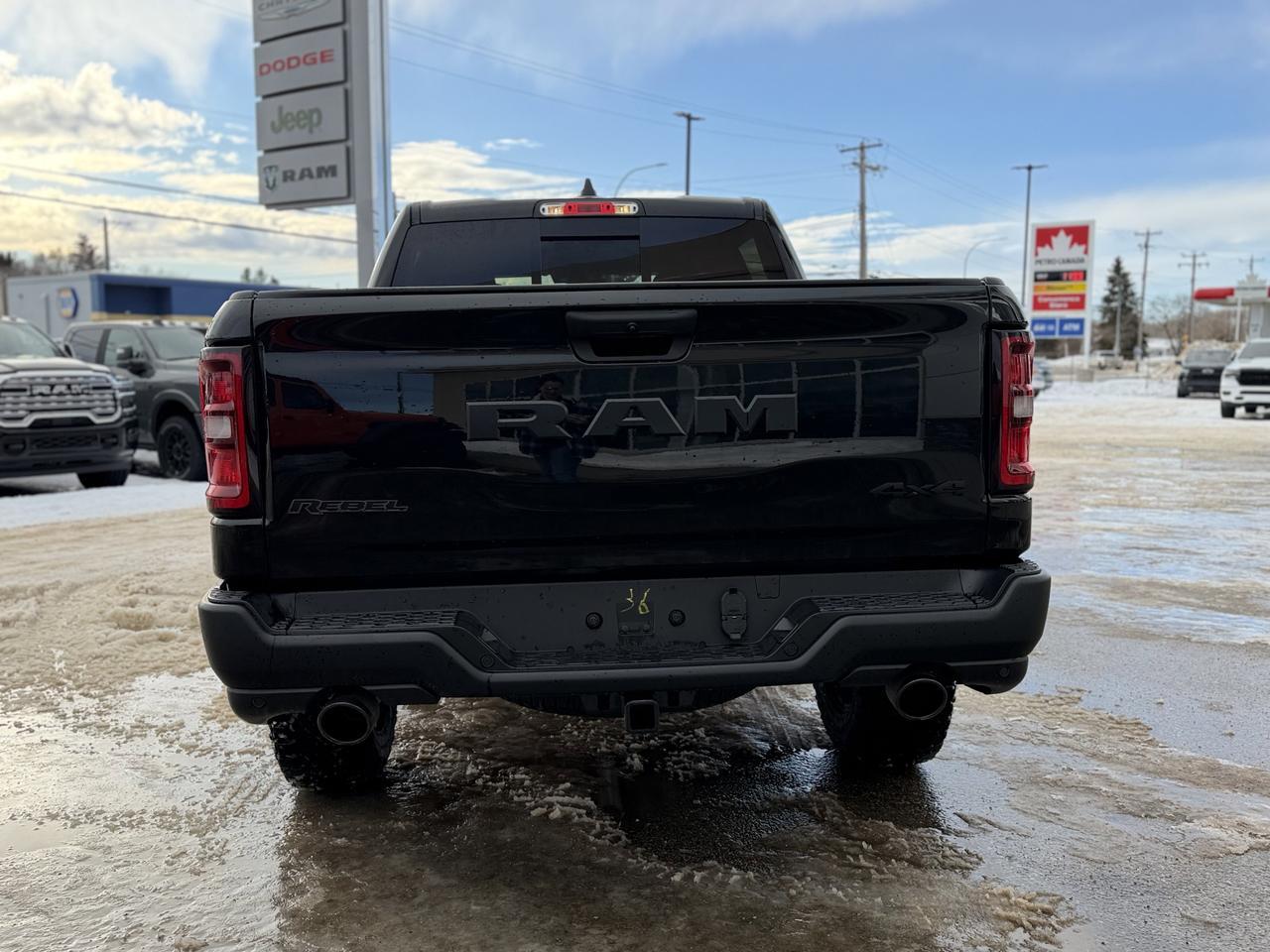 2026 Ram 1500 Rebel Crew Cab 4x4 | 3L Hurricane | 33IN AT Tires | Tow Package | Off Road Suspension Redwater AB