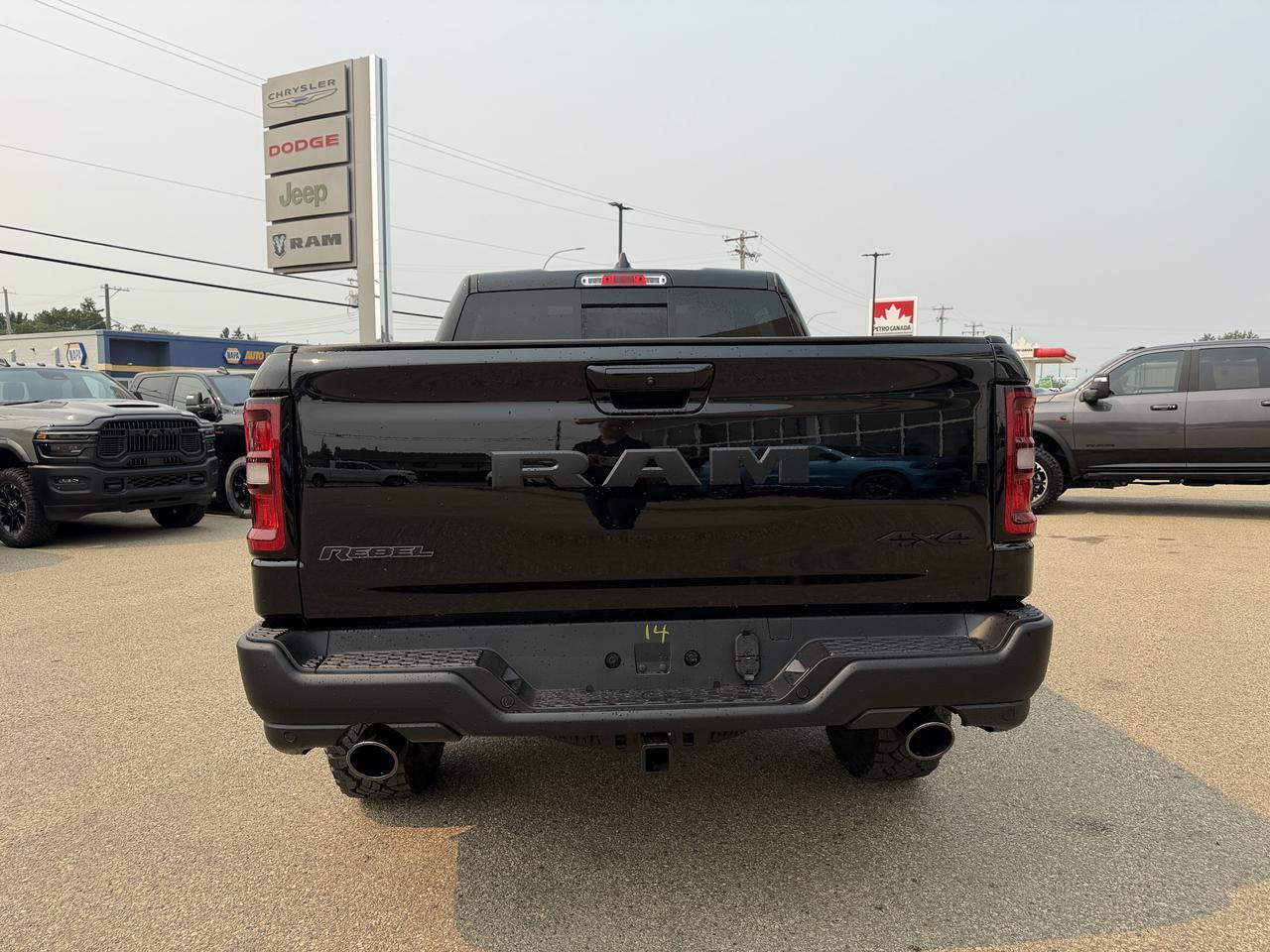 2026 Ram 1500 Rebel Crew Cab 4x4 | V8 Hybrid | NAV | 12IN Display | Apple CarPlay | Trailer Brake Control Redwater AB