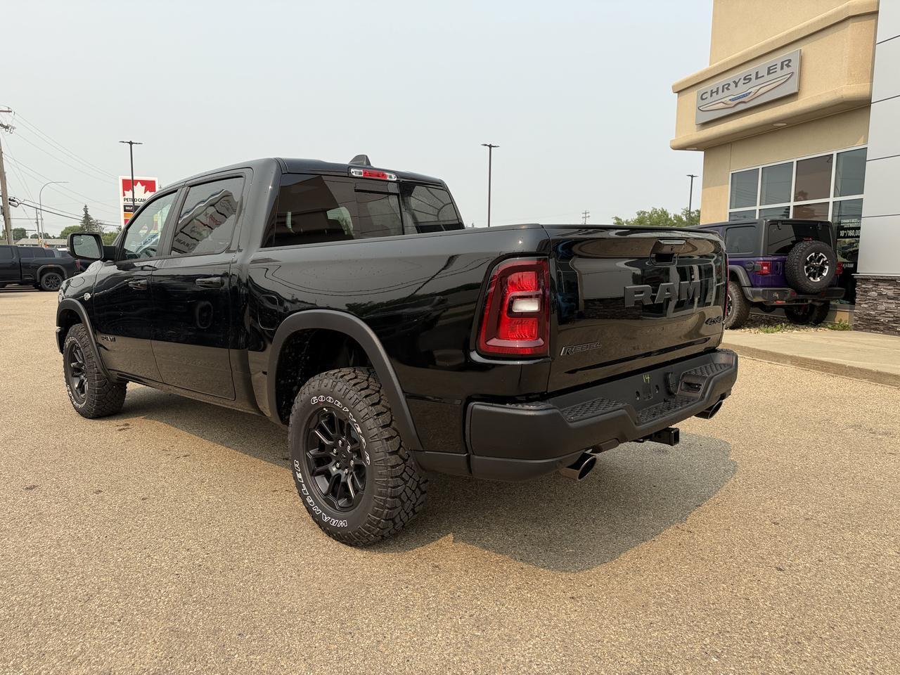 2026 Ram 1500 Rebel Crew Cab 4x4 | V8 Hybrid | NAV | 12IN Display | Apple CarPlay | Trailer Brake Control Redwater AB