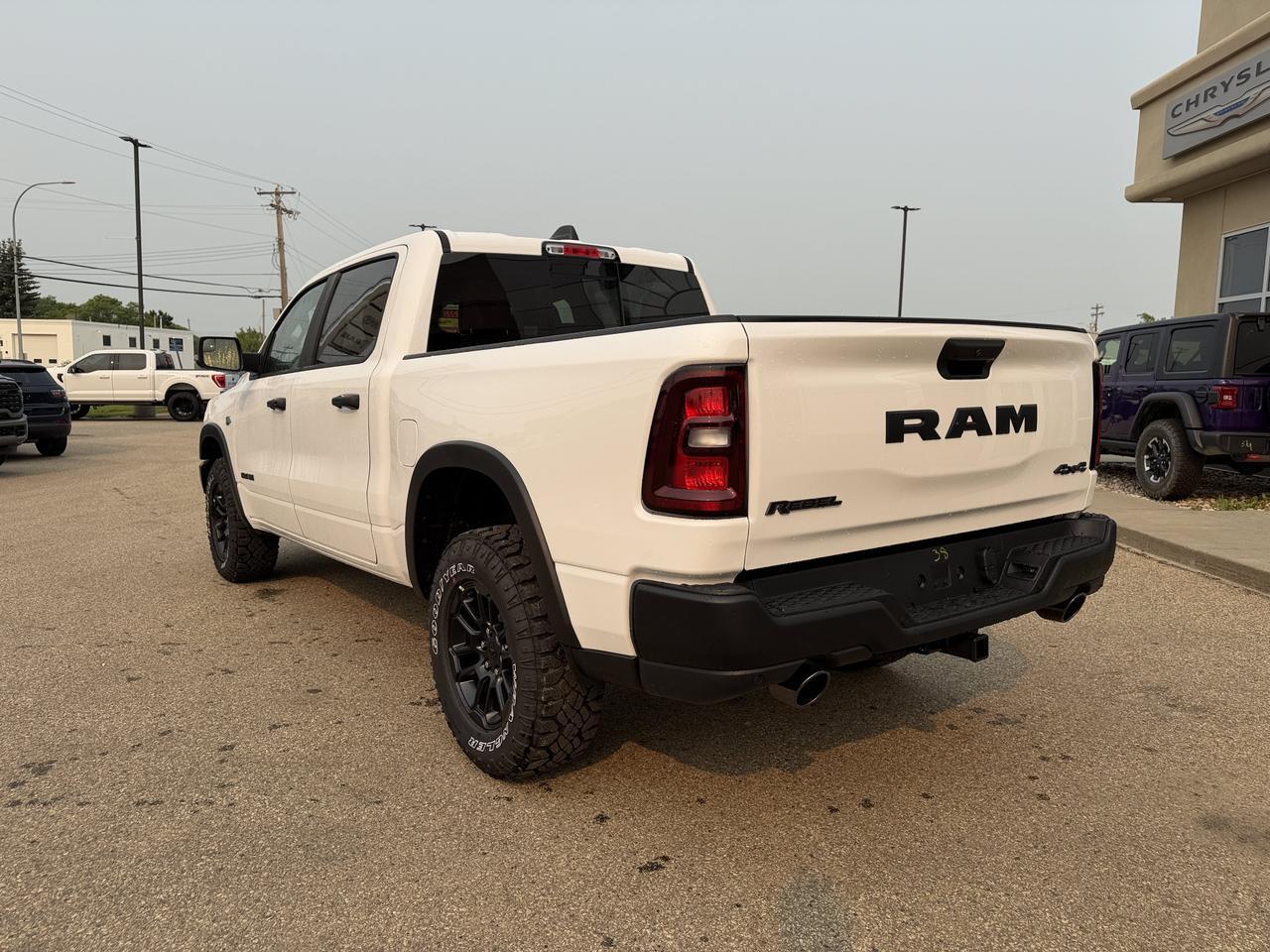 2026 Ram 1500 Rebel Crew Cab 4x4 | V8 Hybrid | Off-Road Suspension | Touchscreen Display | NAV Redwater AB
