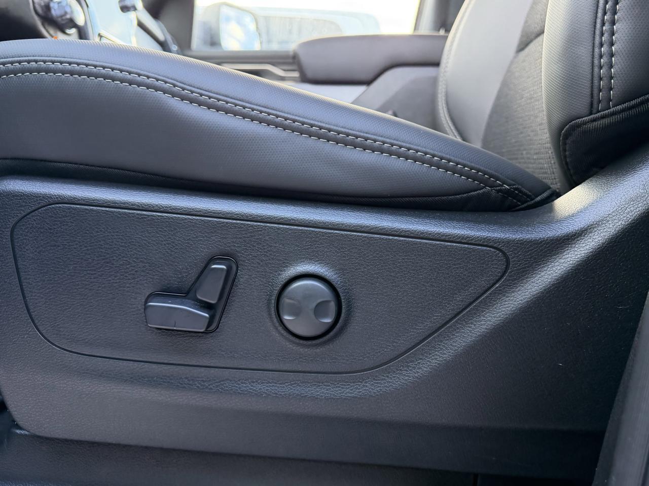 2026 Ram 1500 Sport Crew Cab 4x4 | 3L Hurricane | 12IN Touchscreen | NAV | Heated Front Seats | Sport Hood Redwater AB