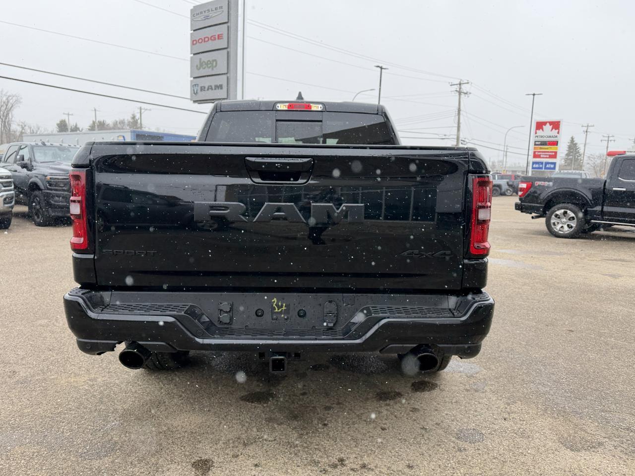 2026 Ram 1500 Sport Crew Cab 4x4 | Hurricane Twin Turbo | Diamond Black | Dual-Pane Panoramic Sunroof | 12IN NAV Redwater AB