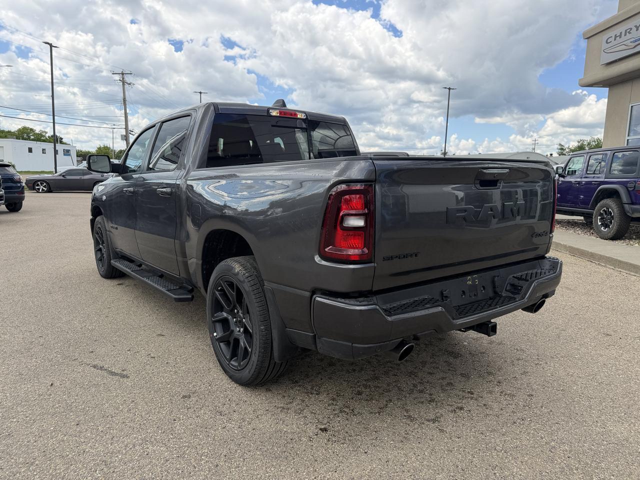 2026 Ram 1500 Sport Crew Cab 4x4 | Rig Ready Ram | HEMI V8 | Night Edition | Black Leather | Pano Sunroof | NAV Redwater AB