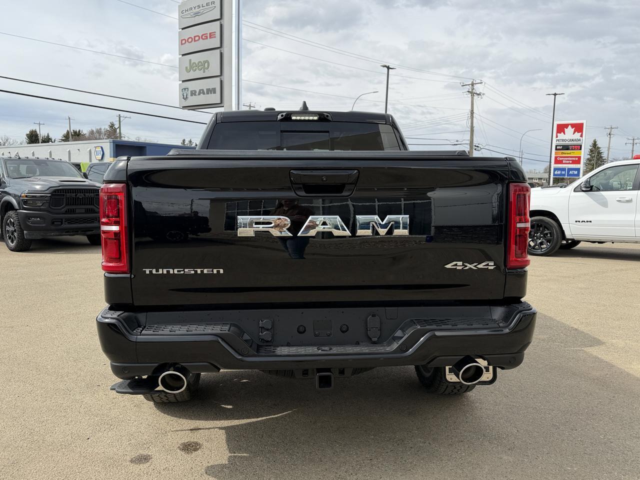 2026 Ram 1500 Tungsten 4x4 | Diamond Black | Hurricane HO I6 | 22IN Wheels | 23-Speaker Klipsch Audio Redwater AB