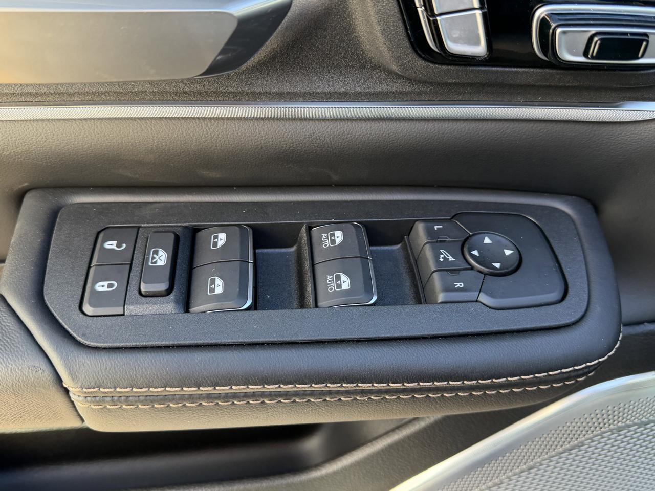 2026 Ram 1500 Tungsten Crew Cab 4x4 | 3L Hurricane | Premium Leather | Dual Pane Sunroof | NAV | 22IN Wheels Redwater AB