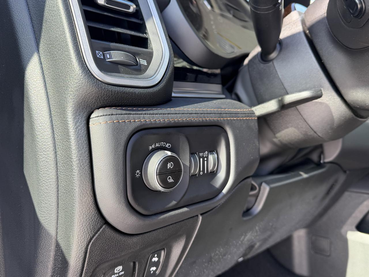 2026 Ram 1500 Tungsten Crew Cab 4x4 | 3L Twin Turbo | Massaging Leather | Klipsch Audio | 22IN Wheels | Sunroof Redwater AB