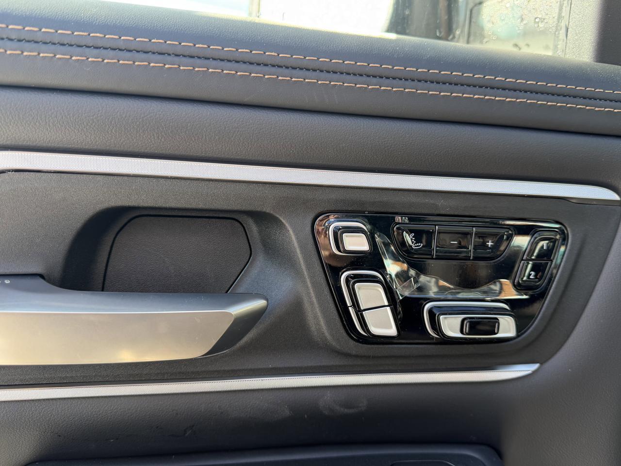 2026 Ram 1500 Tungsten Crew Cab 4x4 | 3L Twin Turbo | Massaging Leather | Klipsch Audio | 22IN Wheels | Sunroof Redwater AB