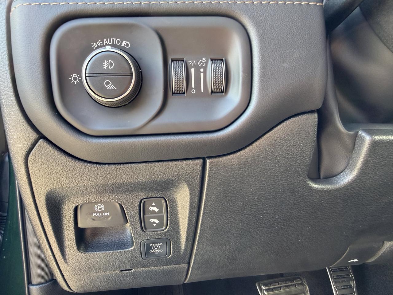 2026 Ram 1500 Tungsten Crew Cab 4x4 | 3L Twin Turbo | Serrano Green | Black Leather | Massaging Seats | Sunroof Redwater AB