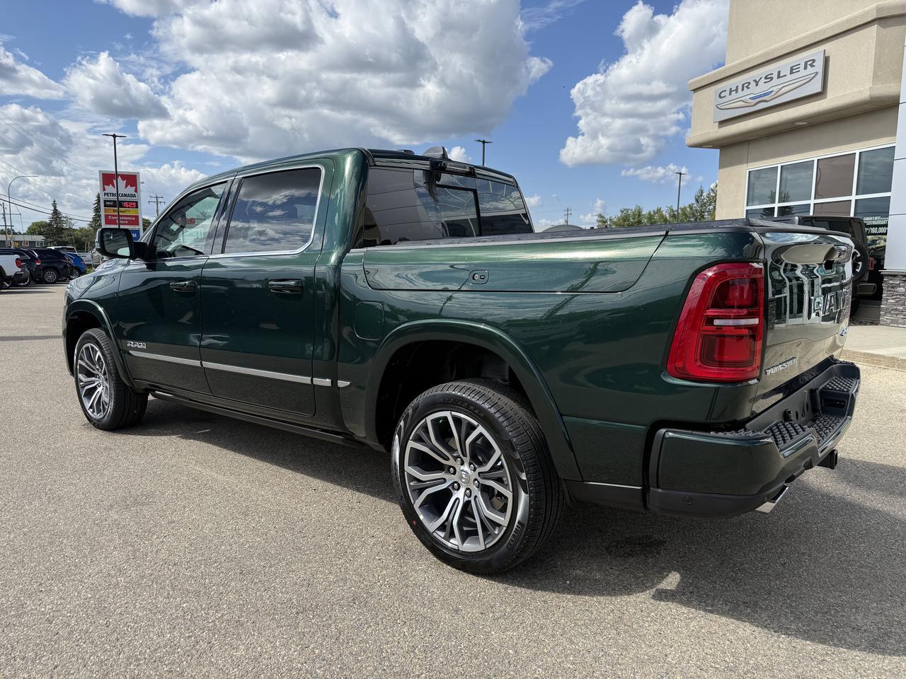 2026 Ram 1500 Tungsten Crew Cab 4x4 | 3L Twin Turbo | Serrano Green | Black Leather | Massaging Seats | Sunroof Redwater AB