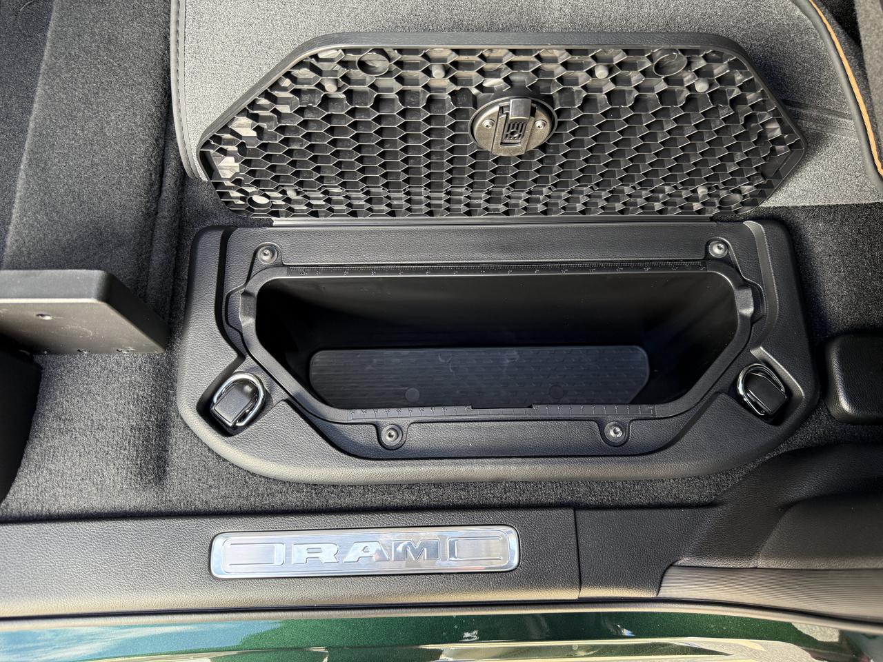 2026 Ram 1500 Tungsten Crew Cab 4x4 | 3L Twin Turbo | Serrano Green | Black Leather | Massaging Seats | Sunroof Redwater AB