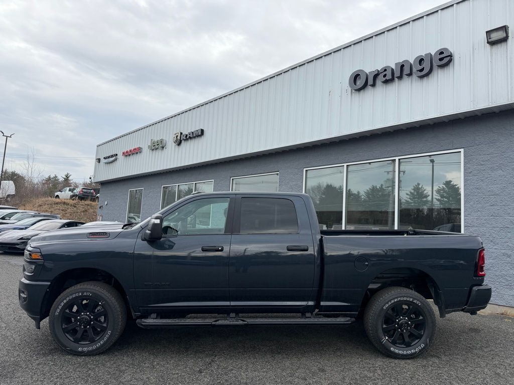 2026 Ram 2500 BIG HORN CREW CAB 4X4 6'4 BOX Orange MA