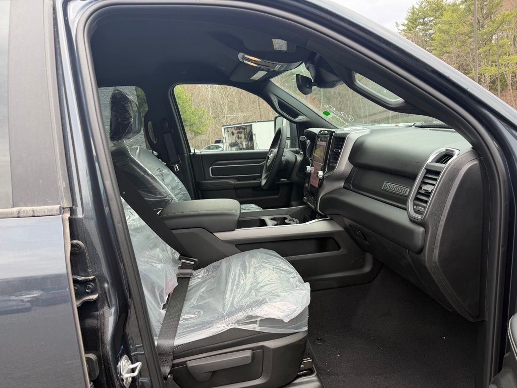 2026 Ram 2500 BIG HORN CREW CAB 4X4 6'4 BOX Orange MA
